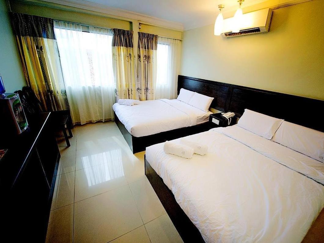 โฮเต็ล บินตัง อินดาห์ Hotel โกตาบารู ภายนอก รูปภาพ