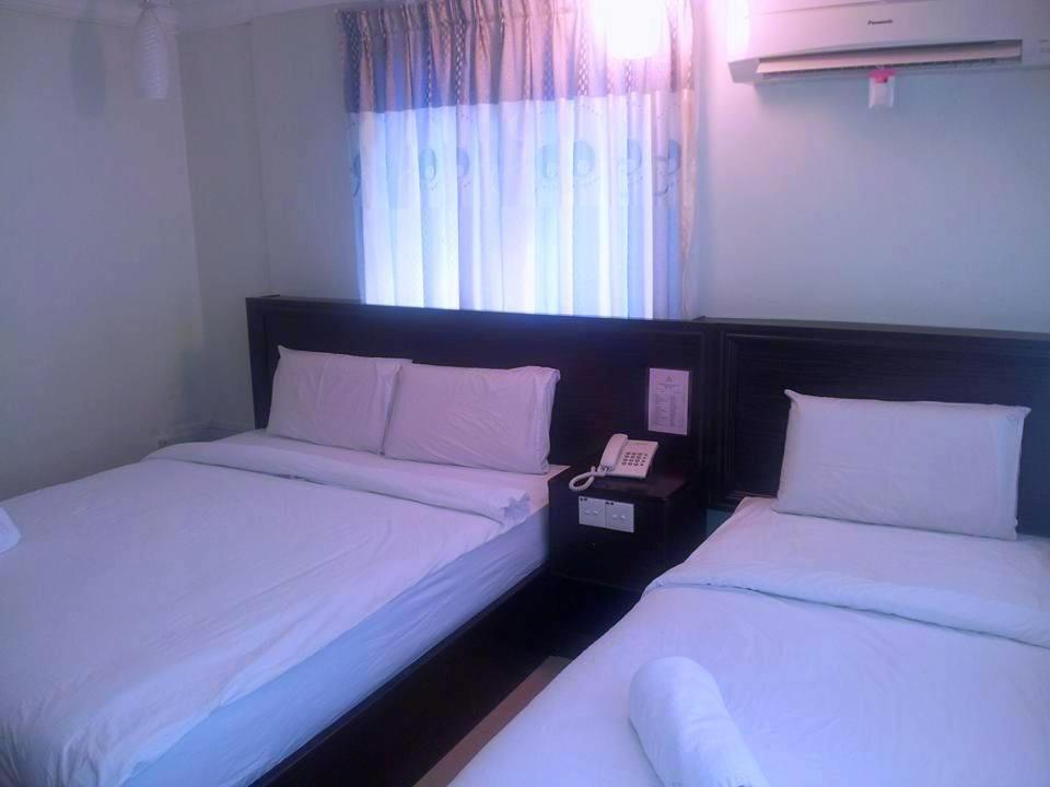 โฮเต็ล บินตัง อินดาห์ Hotel โกตาบารู ภายนอก รูปภาพ