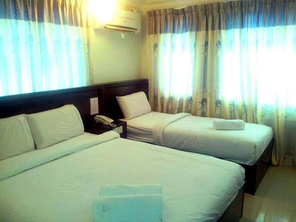 โฮเต็ล บินตัง อินดาห์ Hotel โกตาบารู ภายนอก รูปภาพ