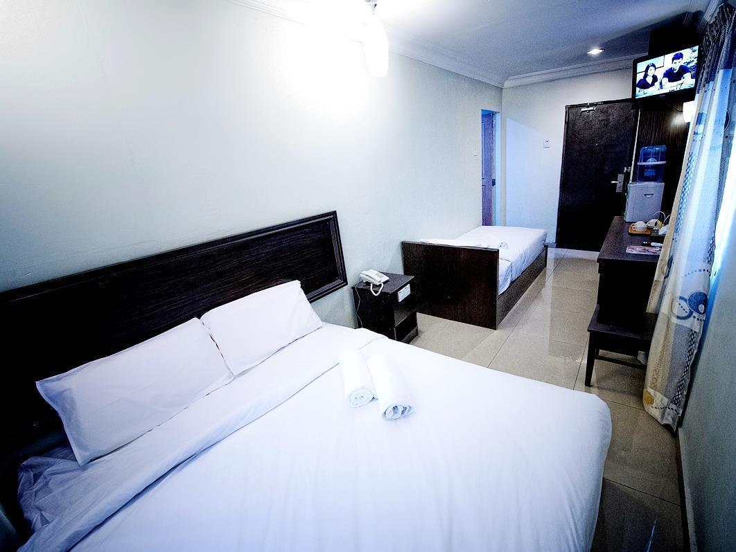 โฮเต็ล บินตัง อินดาห์ Hotel โกตาบารู ภายนอก รูปภาพ