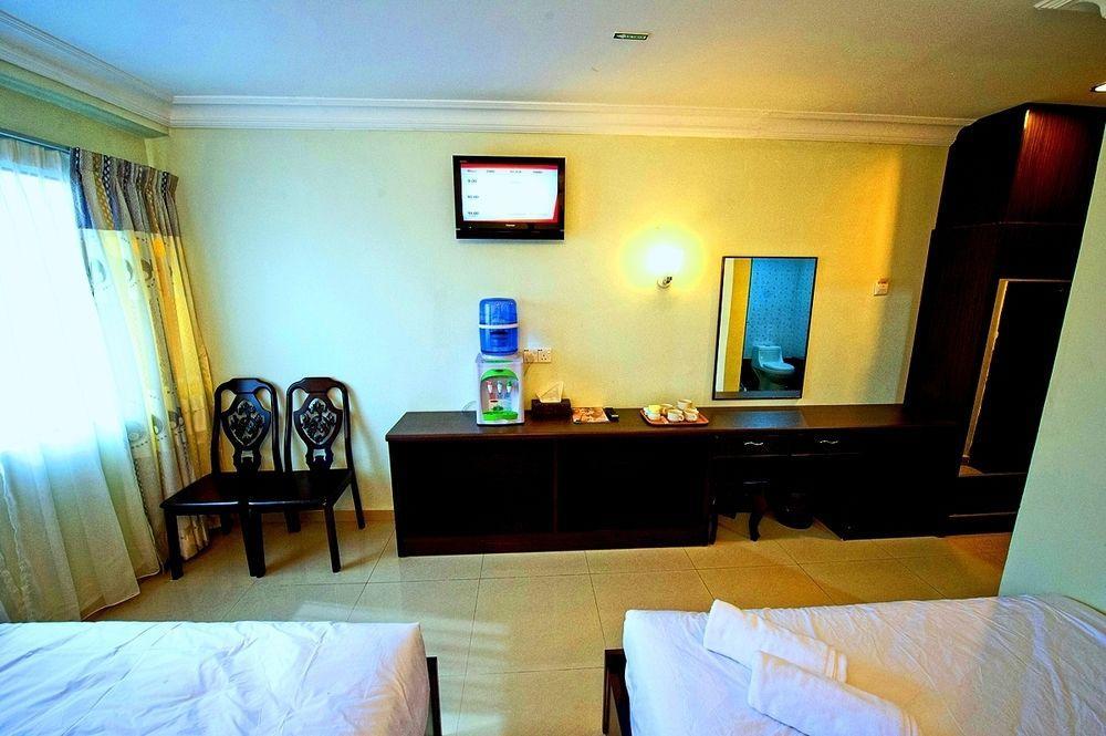 โฮเต็ล บินตัง อินดาห์ Hotel โกตาบารู ภายนอก รูปภาพ