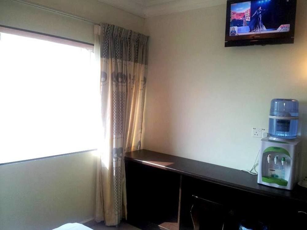 โฮเต็ล บินตัง อินดาห์ Hotel โกตาบารู ภายนอก รูปภาพ