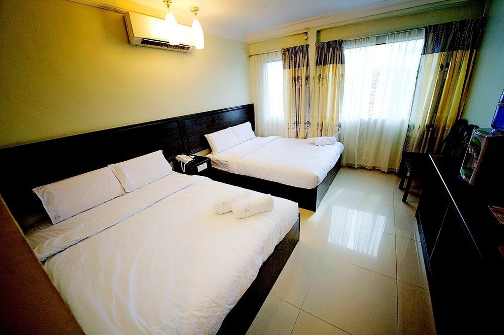 โฮเต็ล บินตัง อินดาห์ Hotel โกตาบารู ภายนอก รูปภาพ